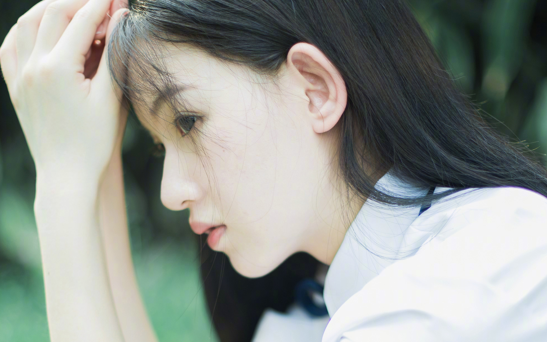 “德甲激烈角逐，冠军之争逐日明朗”，德甲冠名