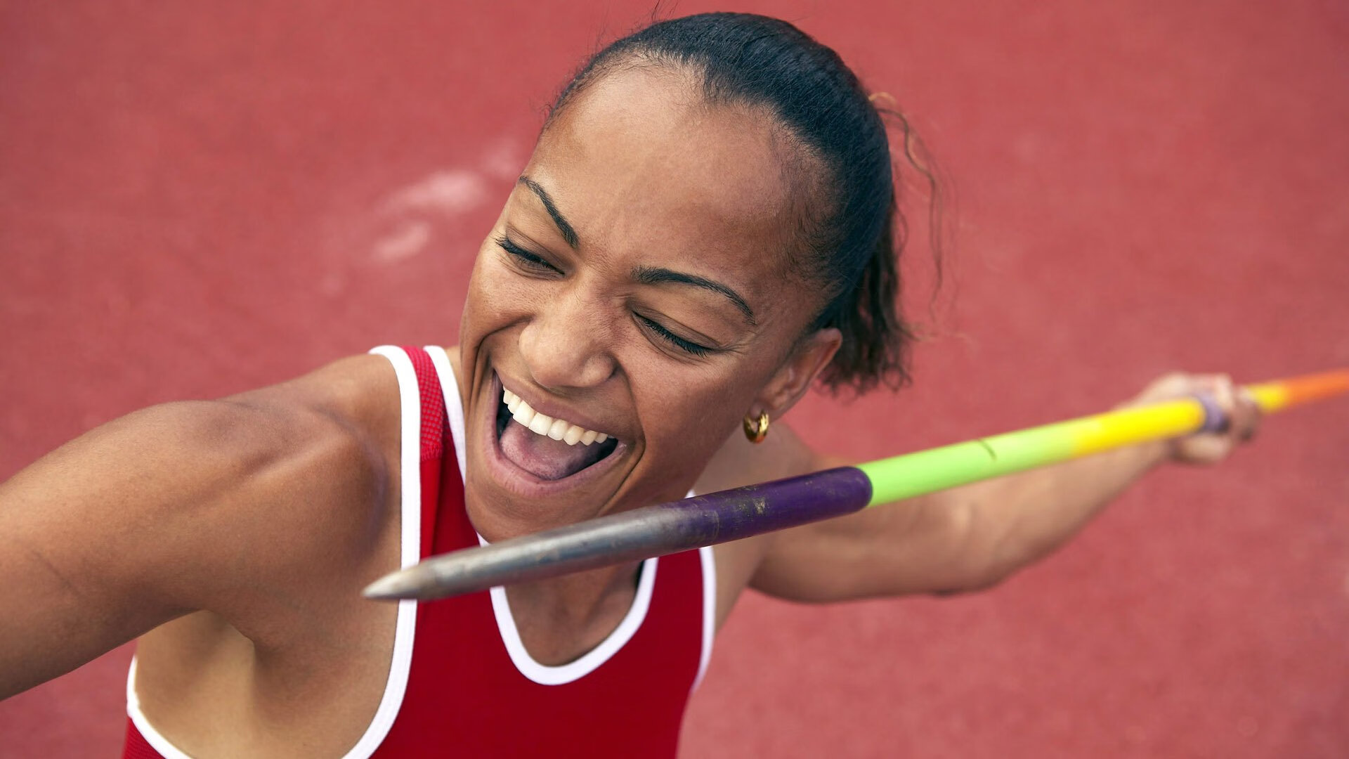 “校园足球文化节盛大开幕，推动全民体育运动”，校园足球文化节标语